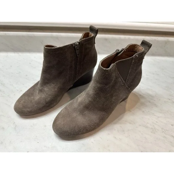 Vionic Paloma Taupe Suede Weather Resistant Wedge Booties Size 7.5 Zip‎ Ankle - Picture 2 of 8